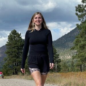 Fabletics Long Sleeve Running Shirts with Zip Pockets, Hoodie XS